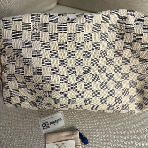 Authentic Louis Vuitton Damier Azur Speedy 35 - Picture 7 of 11